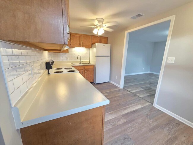 Foto del edificio - 923 Rose Hill Ave