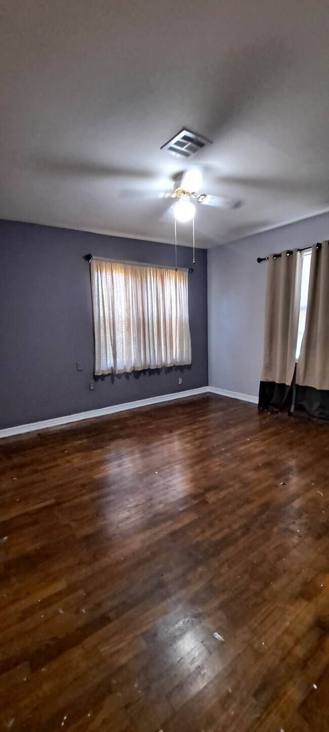 Master Bedroom 1A - 406 E Pine Ave