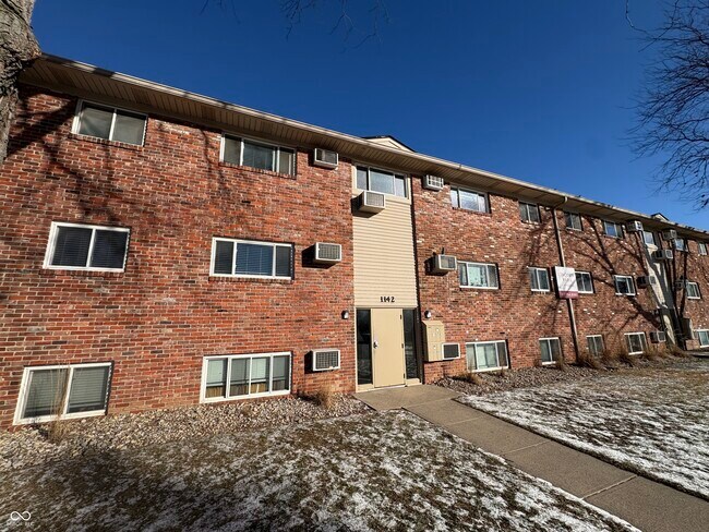 Foto del edificio - 1142 Evans Ave