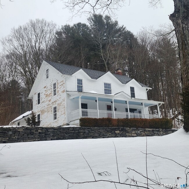 Foto del edificio - 88 Baker Ln