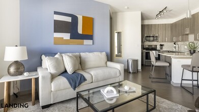 Building Photo - 101 S Center St