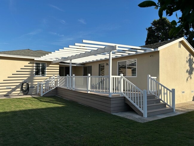 Building Photo - Adorable 5 Bedroom 3 Bathroom Orange Home Near Old Towne!