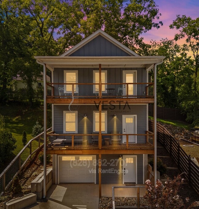 Building Photo - 125 Waynesville Ave