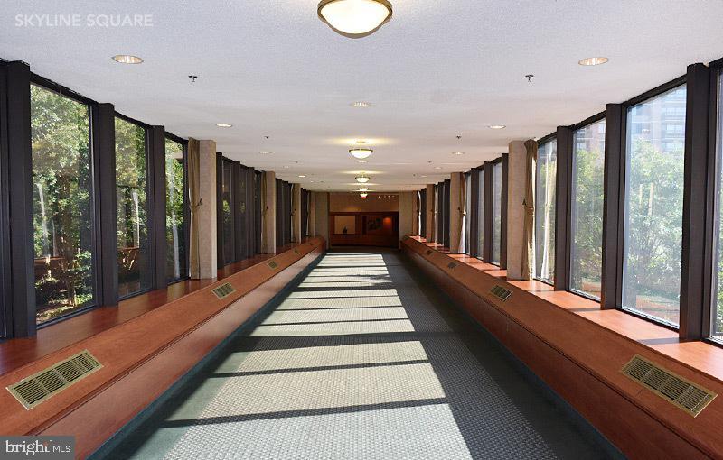 Foto principal - 5501 Seminary Rd