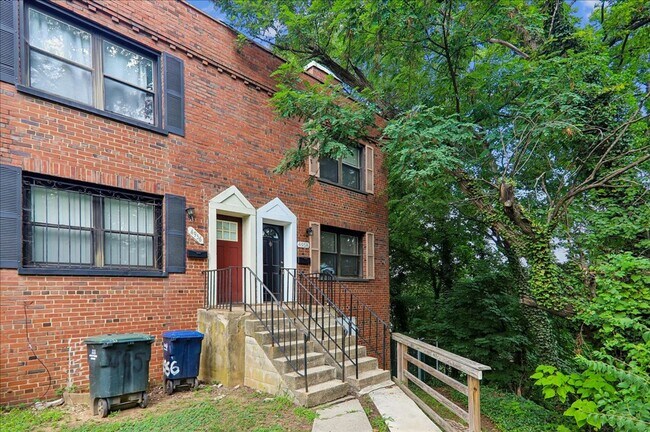 Building Photo - Lovely 3-Bedroom 1 bath End Unit townhome in Deanwood