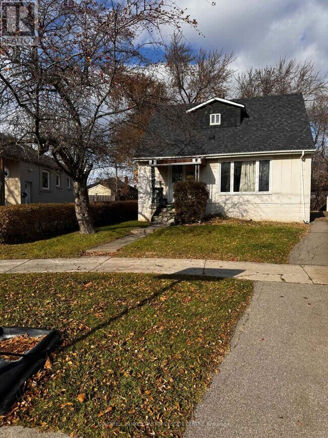 Building Photo - 41 Hatfield Crescent