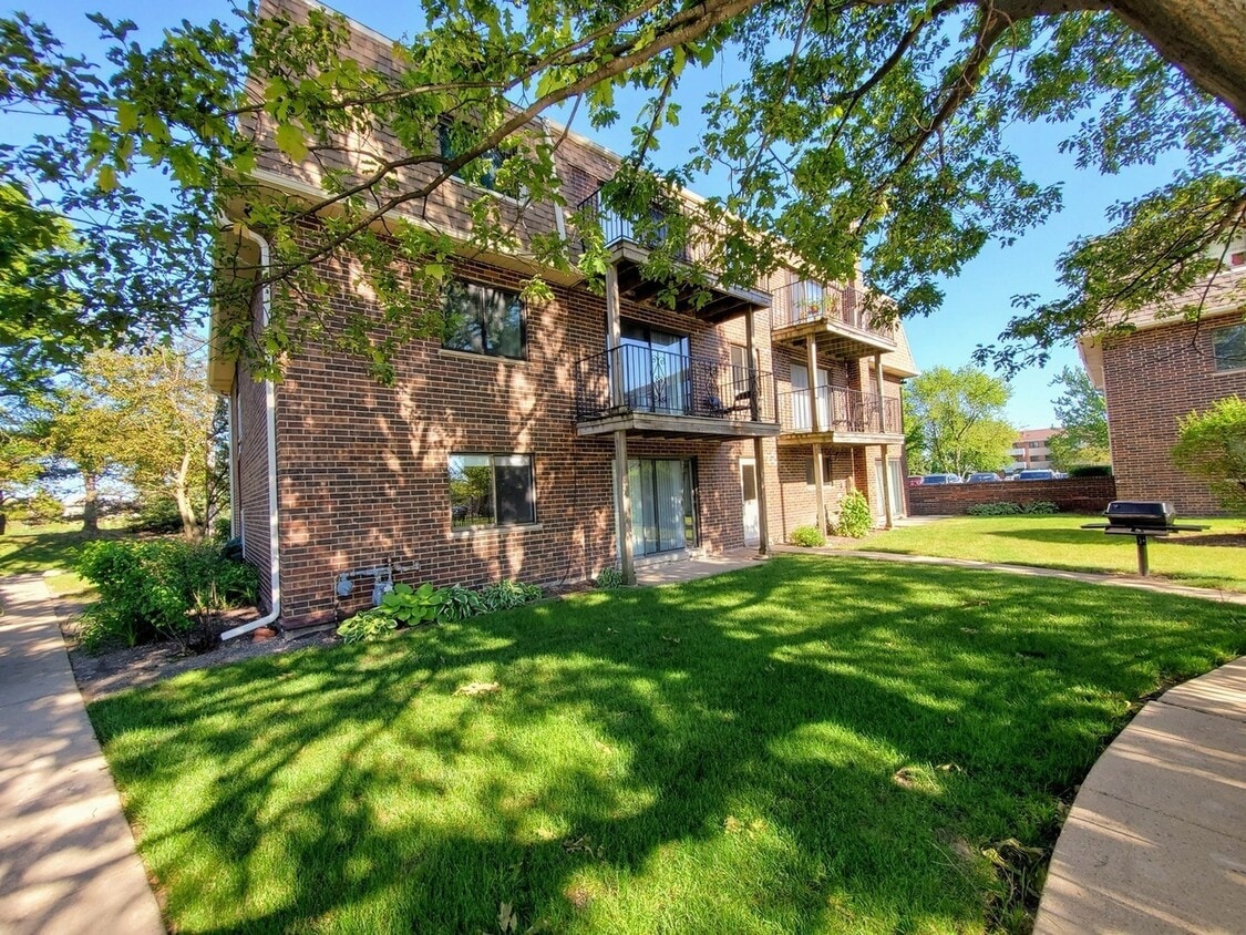 1422 Carol Ct Unit 1A, Palatine, IL 60074 Condo for Rent in Palatine