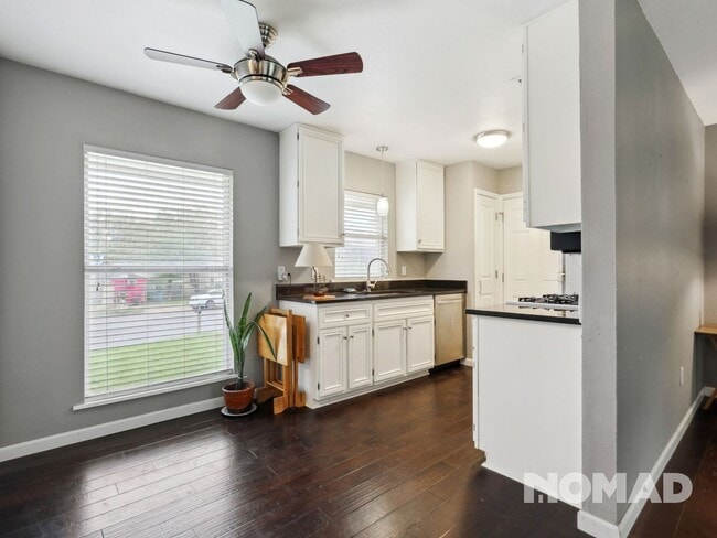 Building Photo - Updated home conveniently located in highl...