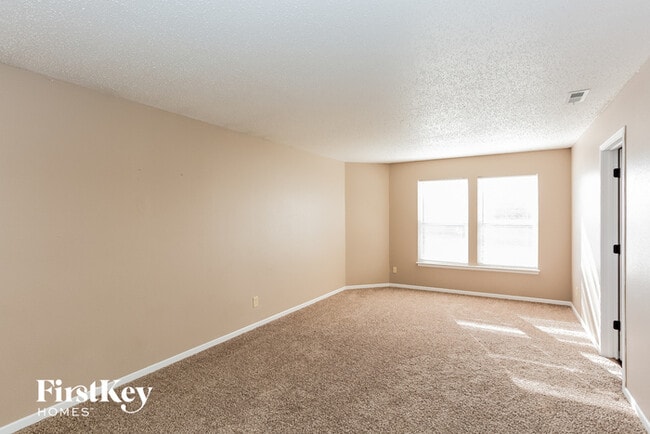 Foto del edificio - 737 Fern St