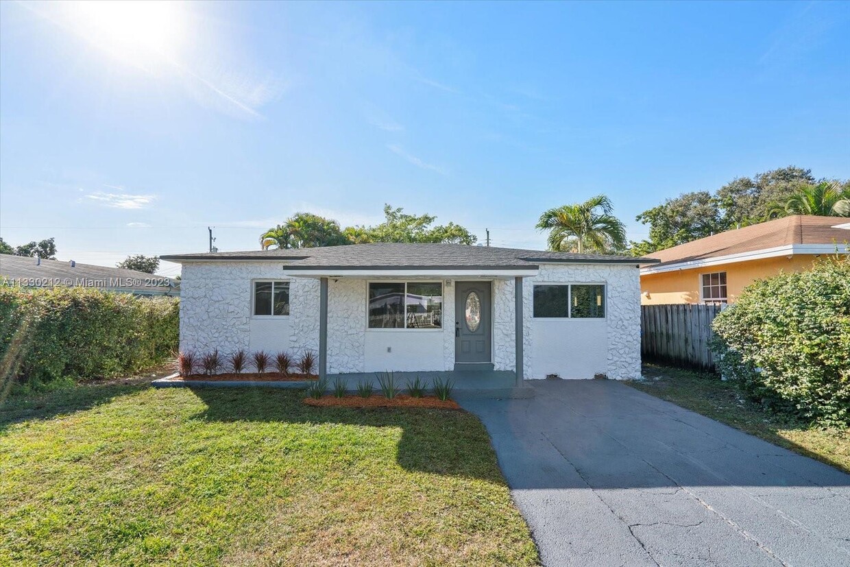 Foto principal - 4530 SW 25th St