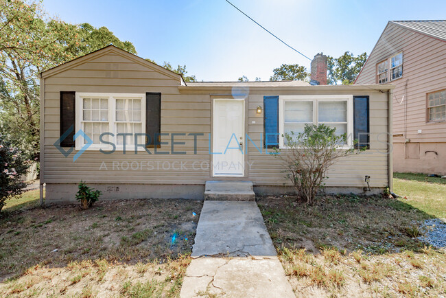 Building Photo - NOW OFFERING $250 OFF FIRST FULL MONTH IF ...