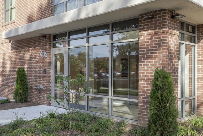 Entrance - 905 N Jackson St