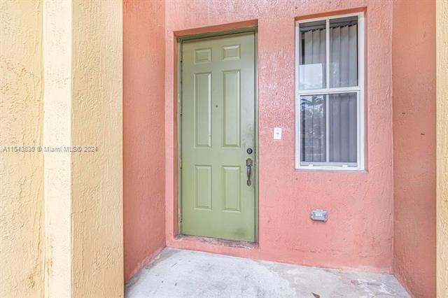 Foto del edificio - 2340 NE 42nd Cir