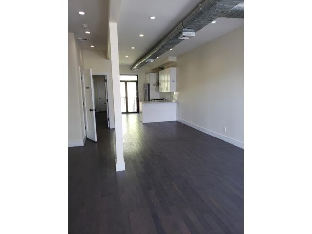 Building Photo - 271 Cooper St