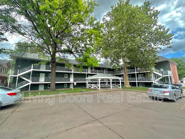 Building Photo - 1215 A St