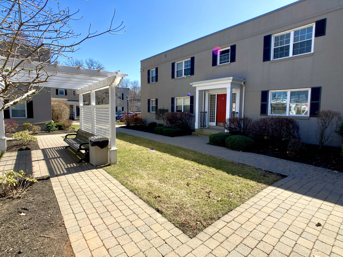 Foto principal - 11 Charlesbank Rd