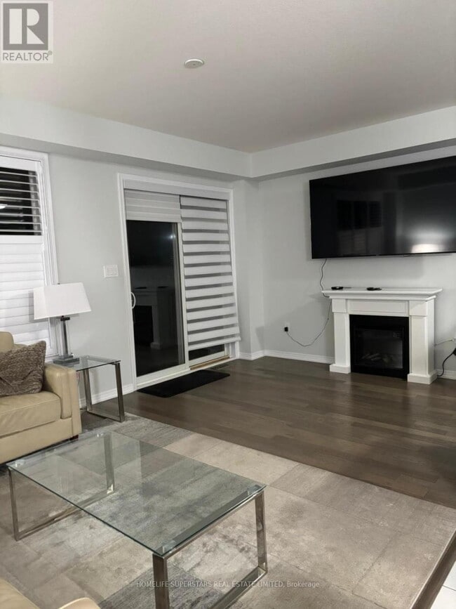 Photo du bâtiment - 8755 Sourgum Ave