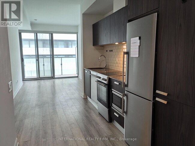 Photo du bâtiment - 50 Charles St E