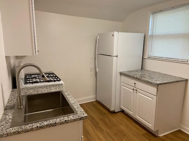 Building Photo - 918 Watson St SW