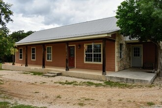 Building Photo - 328 Kinsey Ln