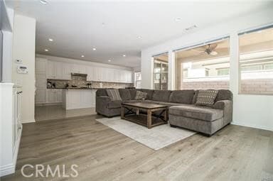 Building Photo - 3468 Villa Dr