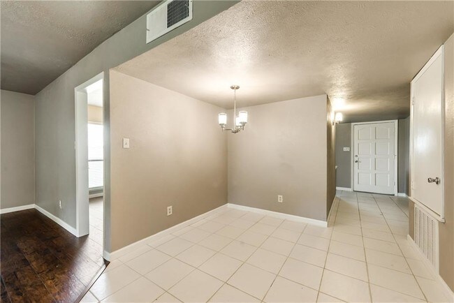Building Photo - 6417 Tyler Ct