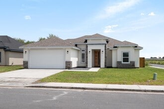Building Photo - 111 Hope Dr