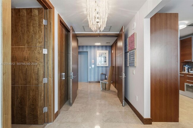 Foto del edificio - 5959 Collins Ave