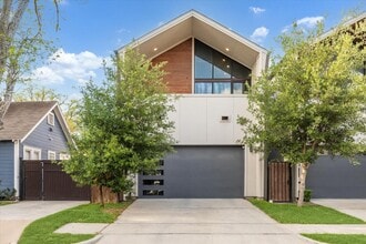Building Photo - 823 Aurora St