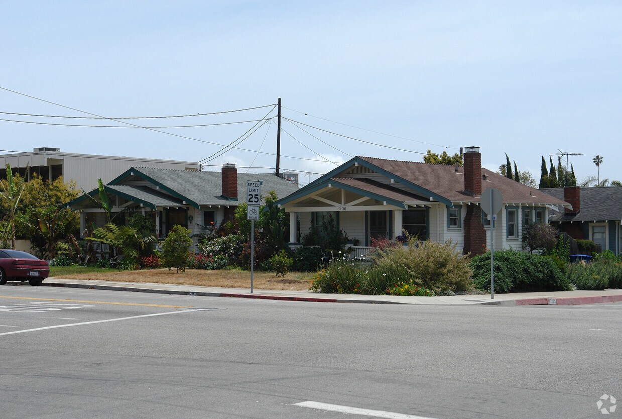 Primary Photo - 906-918 E Santa Clara St