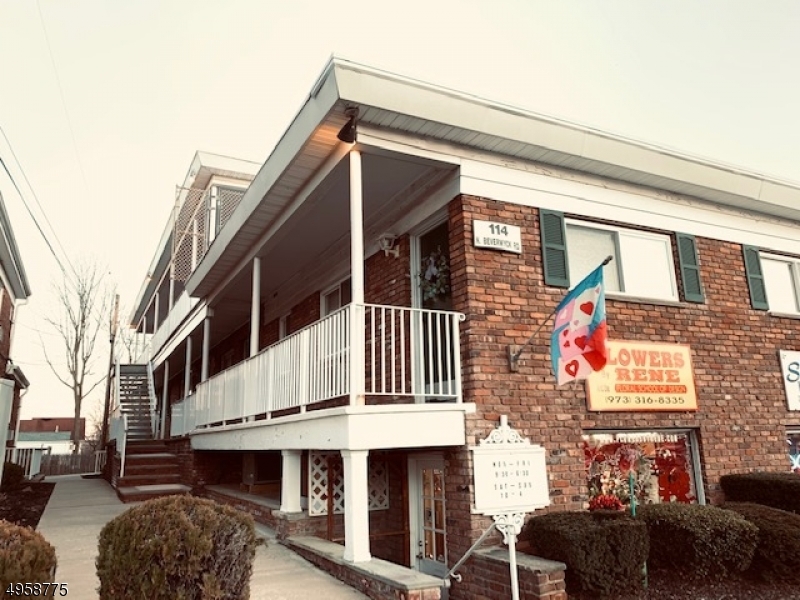 Foto principal - 114 N Beverwyck Rd