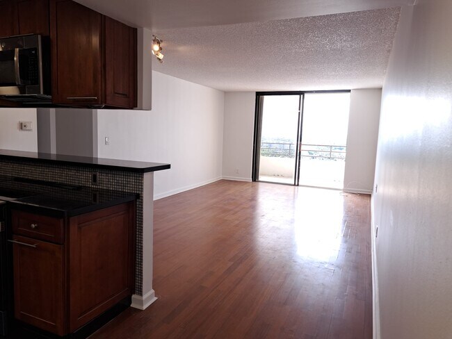 Foto del edificio - 500 Three Islands Boulevard