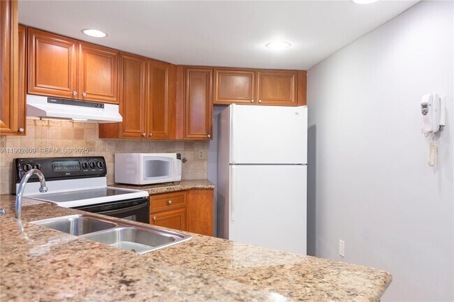 Building Photo - 10257 NW 9th St Cir