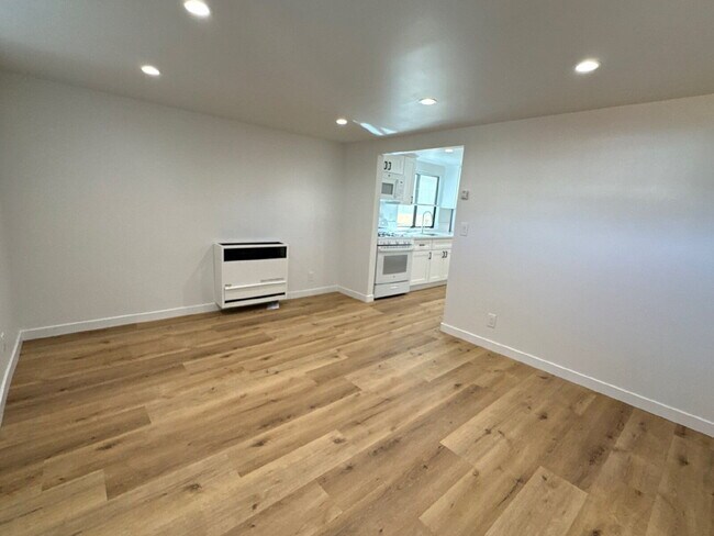 Foto del edificio - North Grover Beach | Fully Renovated + Huge Yard!