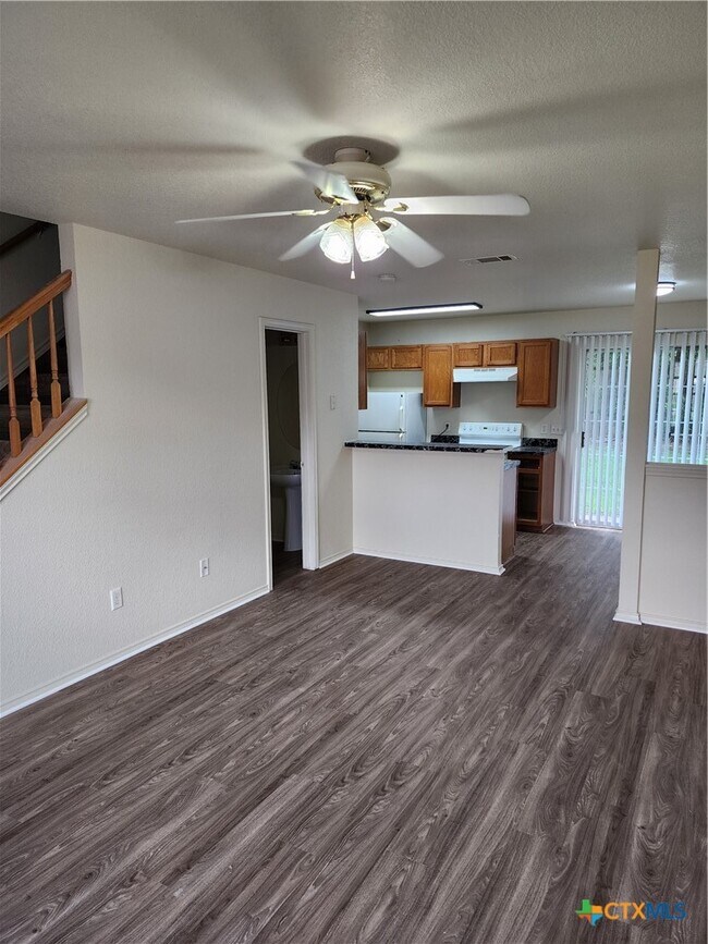 Foto del edificio - 5709 Redstone Dr