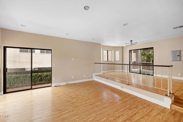 Foto del edificio - 320 McHenry Rd