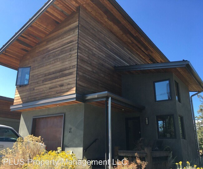 Foto del edificio - 1 br, 1 bath House - 24 NW Shasta Pl