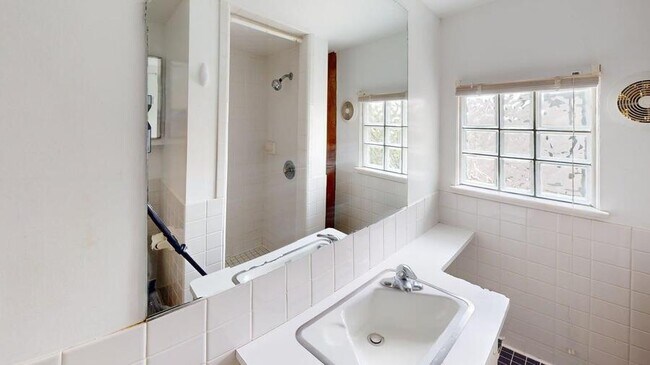 Photo - 1322 S Forest Ave Apartment