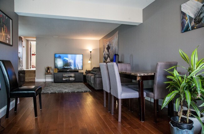 Foto del edificio - 6409 Granton Ave