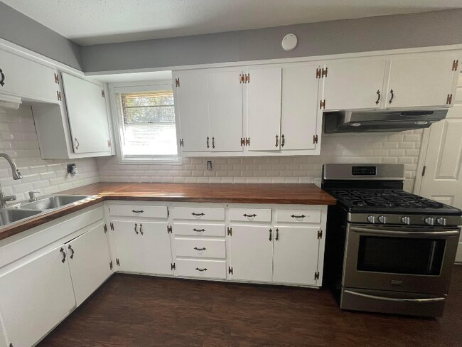 Foto del edificio - 513 Nichols Dr