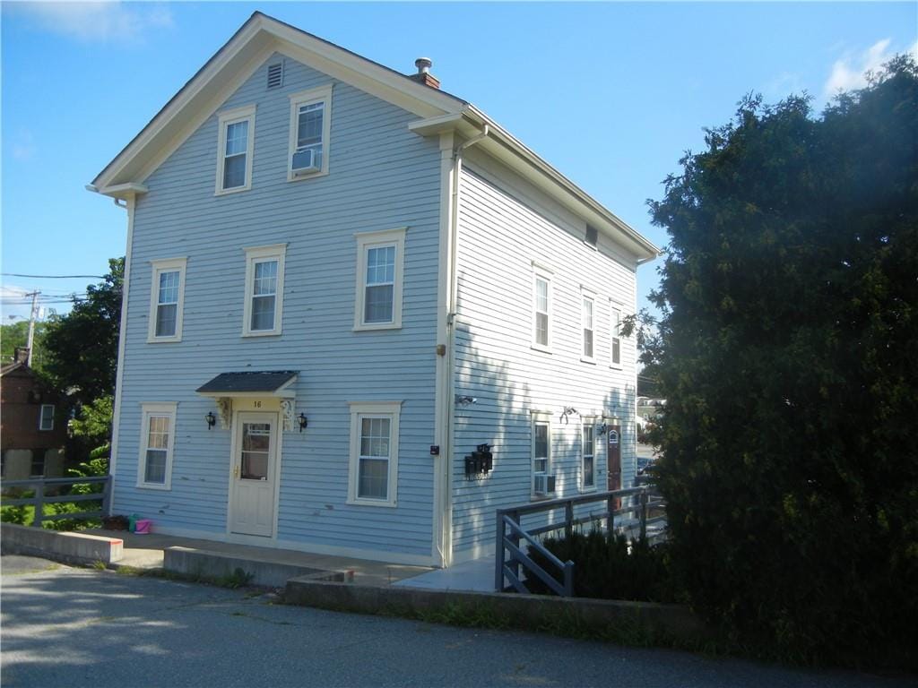 16 Bridge St Unit 2, East Greenwich, RI 02818 Apartment for Rent in