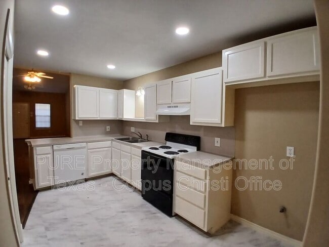 Building Photo - 1818 Rodd Field Rd