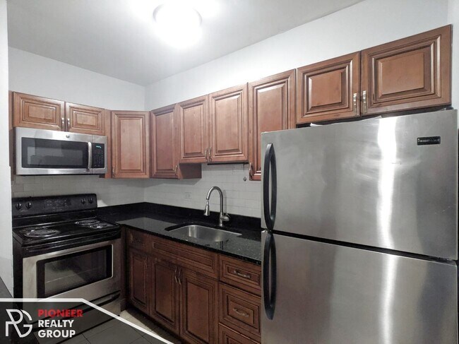 Foto del edificio - 3641 W Dickens Ave