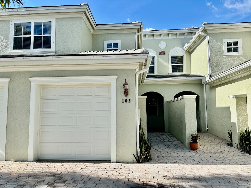 Foto principal - 1335 Mariposa Cir