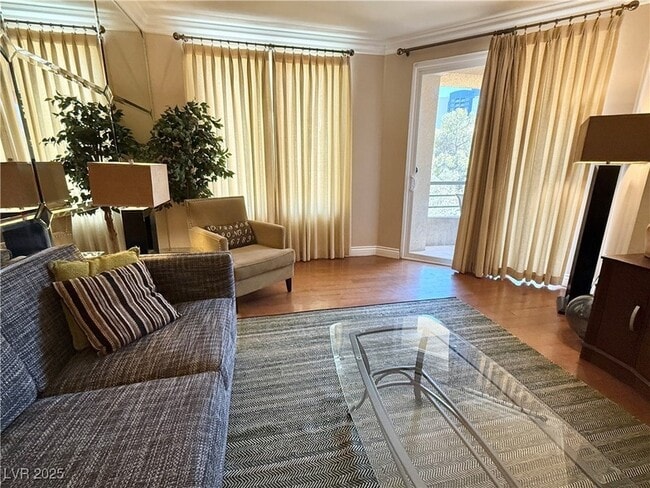 Building Photo - 210 E Flamingo Rd