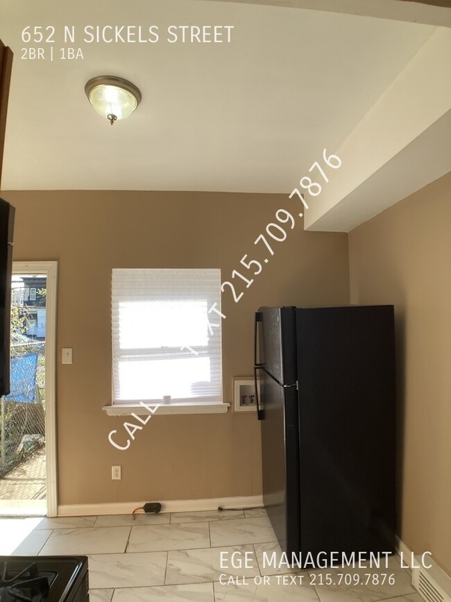 Foto del edificio - Cozy 2 bed 1 bath with backyard. Renovated!!