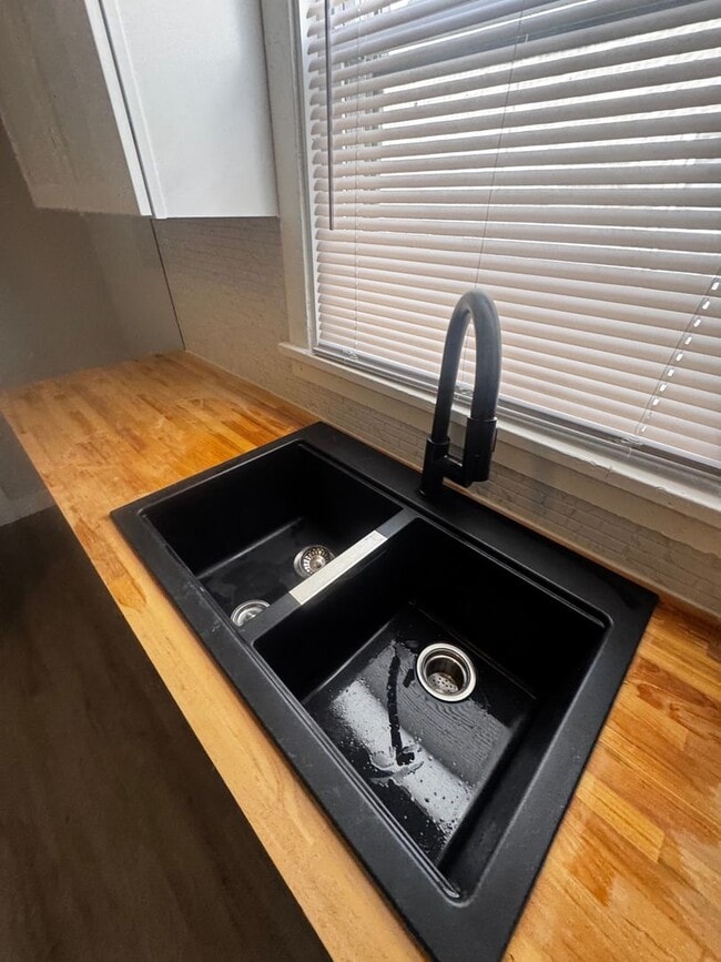 Building Photo - 386 E 152nd St