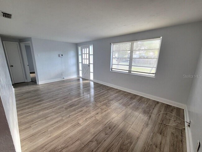 Foto del edificio - 4827 Aegean Ave