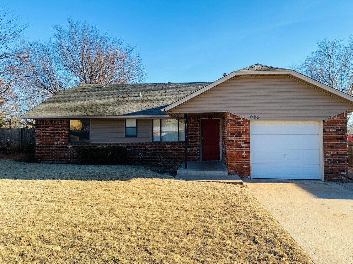 920 Mockingbird Ln, Purcell, OK 73080 House Rental in Purcell, OK