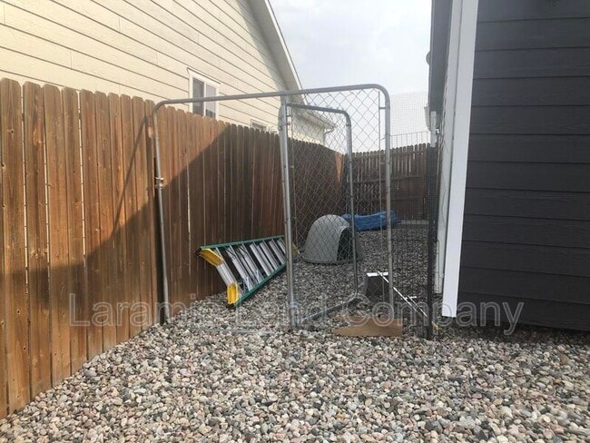 Building Photo - 1219 E Symons St